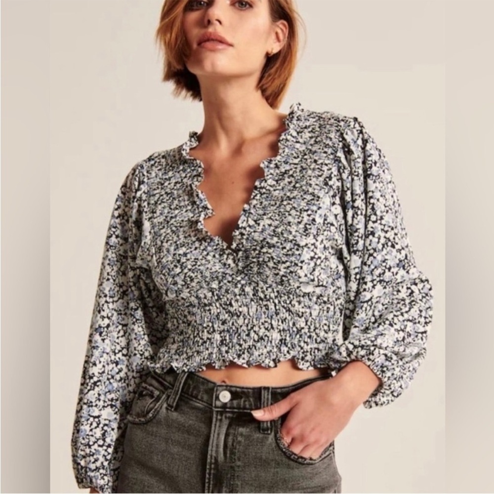 Abercrombie&Fitch Top Womens Medium Floral Smocked Cropped Puff Whimsical Fairy